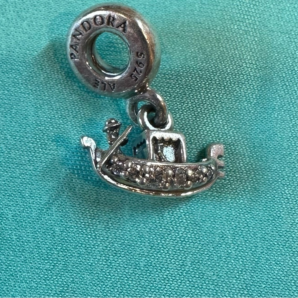 Pandora Silver Gondola Charm with Sparkling Details - Picture 1 of 6
